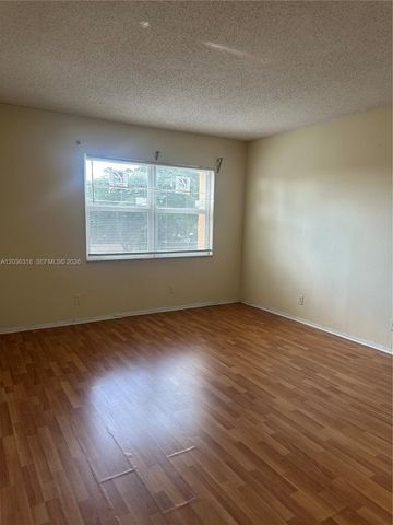 18101 NW 68th Ave B201, Hialeah, FL 33015