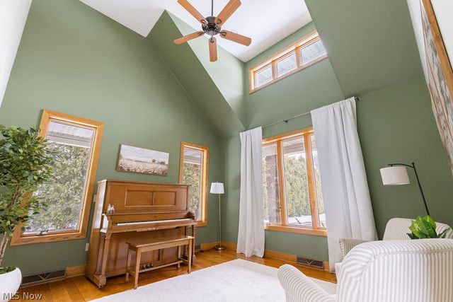 10710 Edgewater Drive, Cleveland, OH 44102