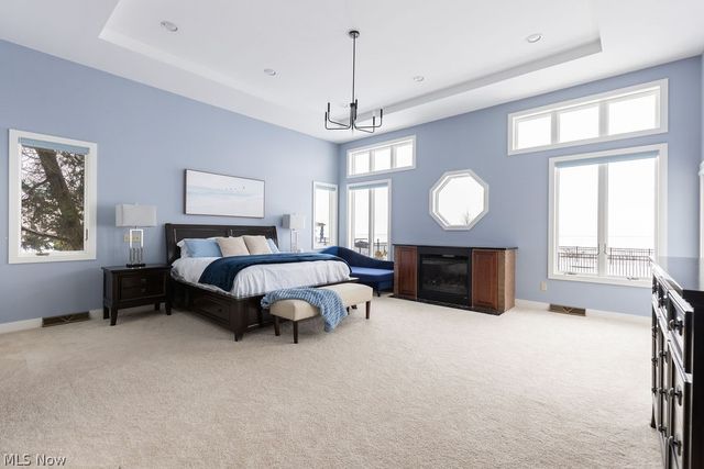 10710 Edgewater Drive, Cleveland, OH 44102