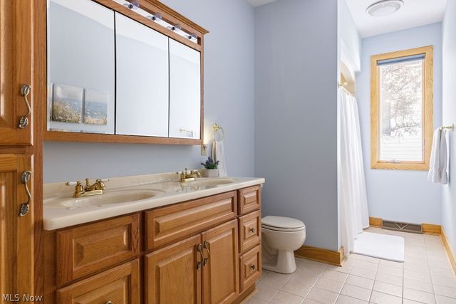 10710 Edgewater Drive, Cleveland, OH 44102