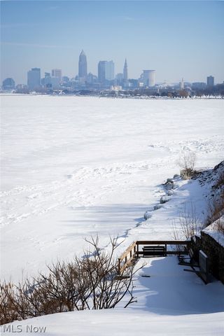 10710 Edgewater Drive, Cleveland, OH 44102