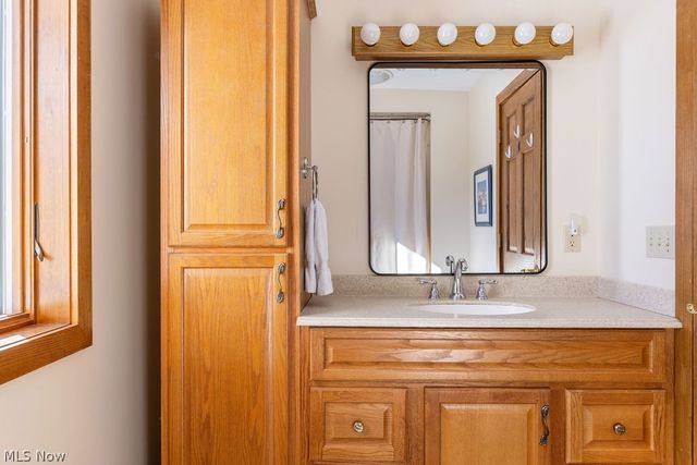 10710 Edgewater Drive, Cleveland, OH 44102