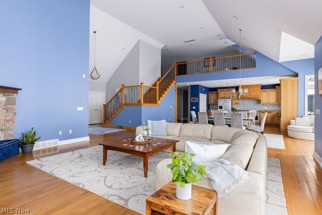 10710 Edgewater Drive, Cleveland, OH 44102