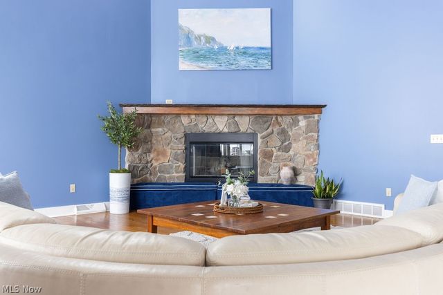 10710 Edgewater Drive, Cleveland, OH 44102