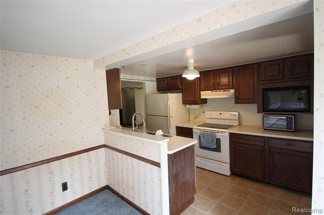 124 E Lafayette Street, Milford, MI 48381