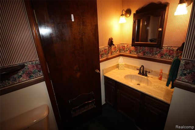 124 E Lafayette Street, Milford, MI 48381