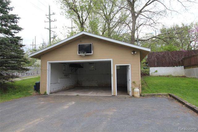124 E Lafayette Street, Milford, MI 48381