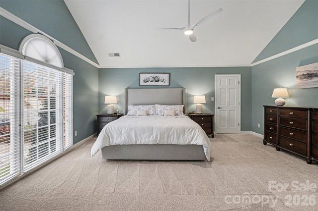 1015 Chelsea Place, Matthews, NC 28105