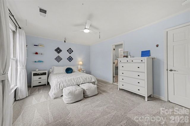 1015 Chelsea Place, Matthews, NC 28105