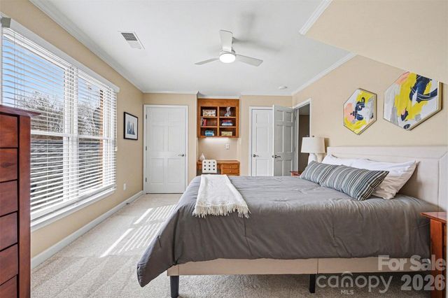 1015 Chelsea Place, Matthews, NC 28105