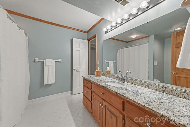 1015 Chelsea Place, Matthews, NC 28105