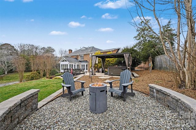 1015 Chelsea Place, Matthews, NC 28105