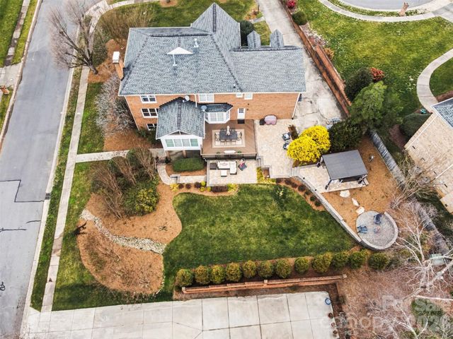 1015 Chelsea Place, Matthews, NC 28105