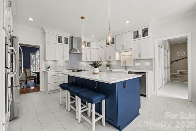 1015 Chelsea Place, Matthews, NC 28105