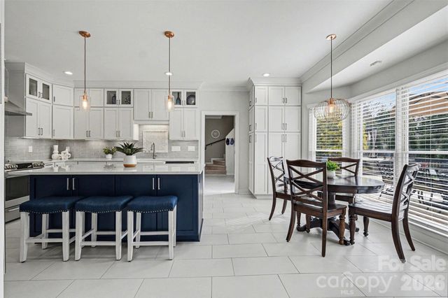 1015 Chelsea Place, Matthews, NC 28105