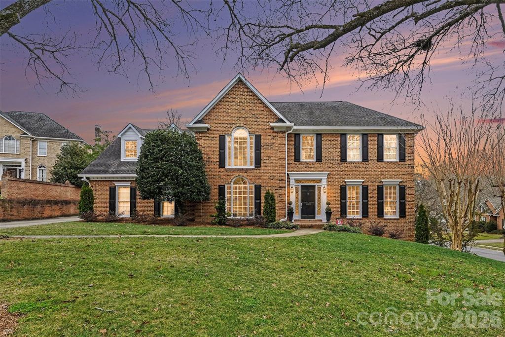 1015 Chelsea Place, Matthews, NC 28105