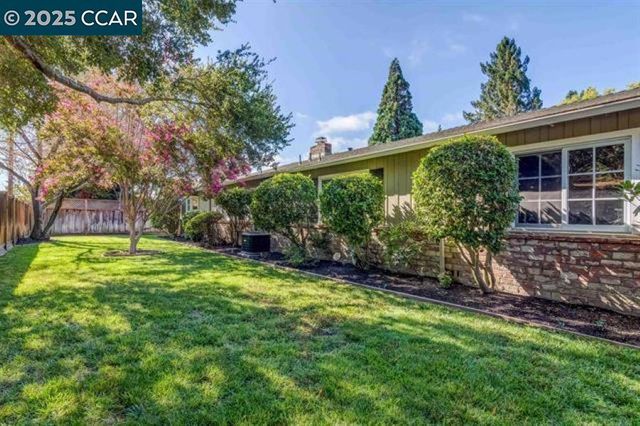 7 El Corte, Orinda, CA 94563