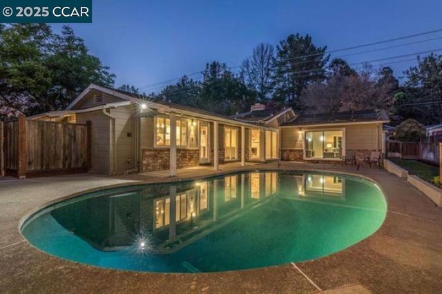 7 El Corte, Orinda, CA 94563