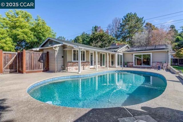 7 El Corte, Orinda, CA 94563