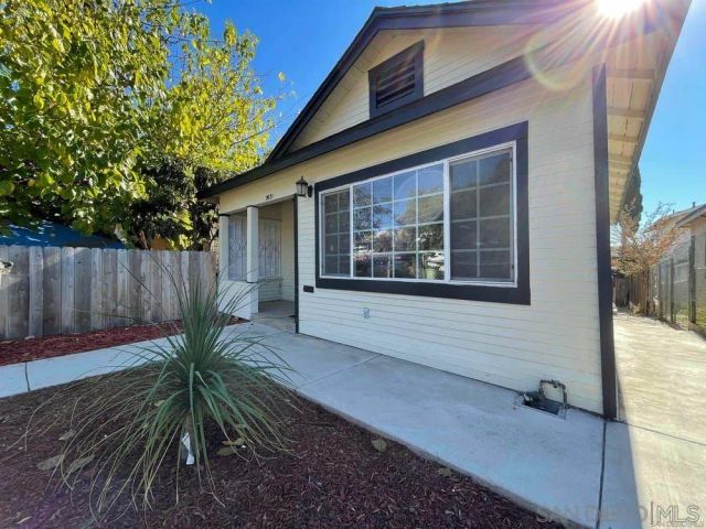 2621 L St, San Diego, CA 92102