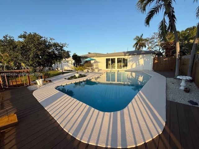 411 SE 6th Ave, Pompano Beach, FL 33060