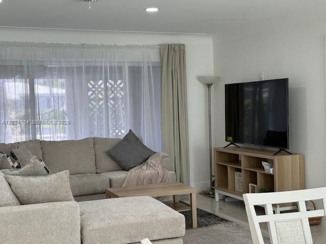 411 SE 6th Ave, Pompano Beach, FL 33060
