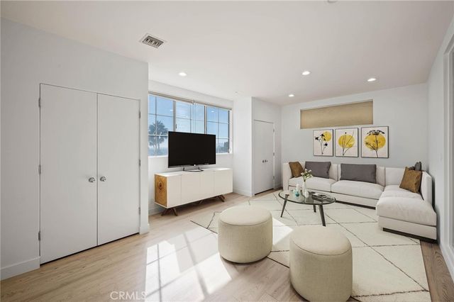 8246 Woodshill Trail, Los Angeles, CA 90069
