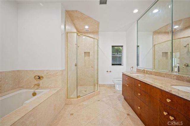 8246 Woodshill Trail, Los Angeles, CA 90069