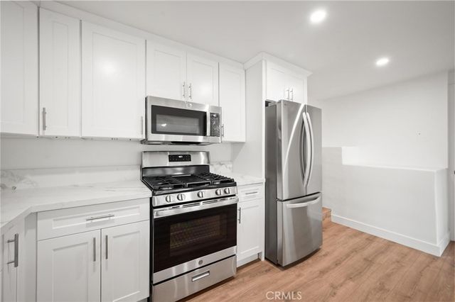 8246 Woodshill Trail, Los Angeles, CA 90069