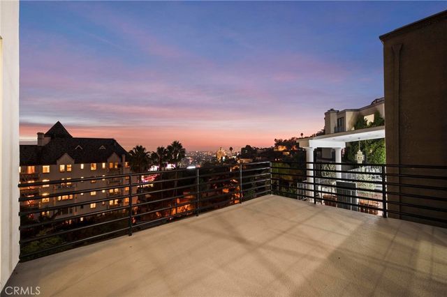 8246 Woodshill Trail, Los Angeles, CA 90069