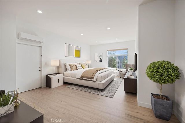 8246 Woodshill Trail, Los Angeles, CA 90069