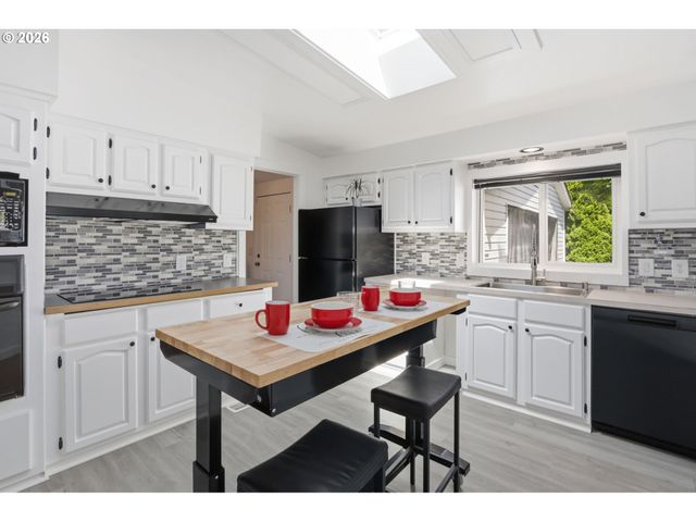 1412 W C Ave, La Center, WA 98629