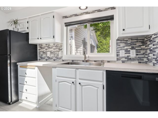 1412 W C Ave, La Center, WA 98629