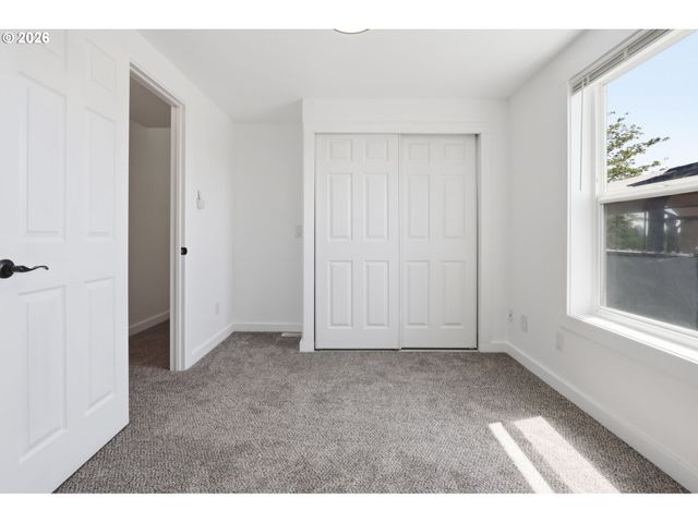 1412 W C Ave, La Center, WA 98629