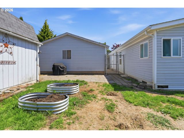 1412 W C Ave, La Center, WA 98629