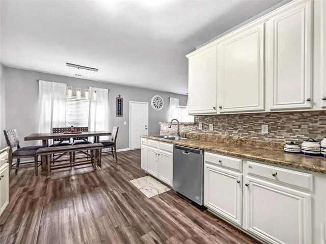 1324 Cochran Crossing, Mcdonough, GA 30252