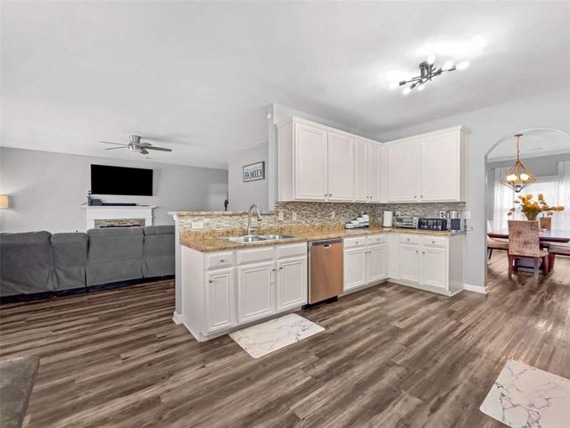 1324 Cochran Crossing, Mcdonough, GA 30252