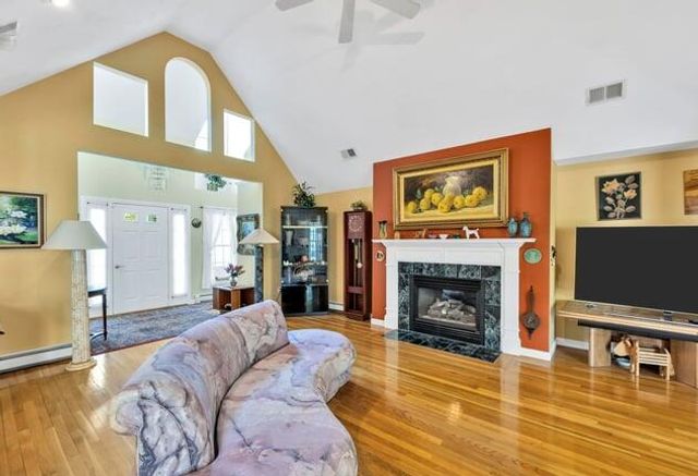 73 Snead Drive, Mashpee, MA 02649