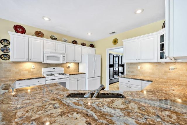 73 Snead Drive, Mashpee, MA 02649