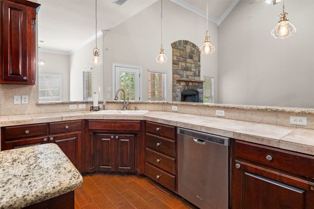 8000 Walnut Drive, Alvarado, TX 76009