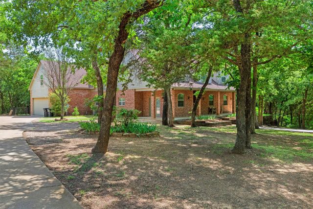 8000 Walnut Drive, Alvarado, TX 76009