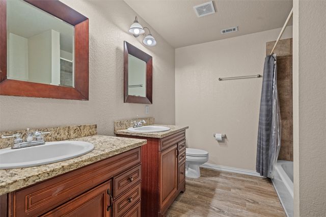 8000 Walnut Drive, Alvarado, TX 76009