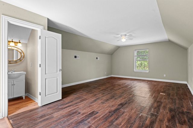 8000 Walnut Drive, Alvarado, TX 76009