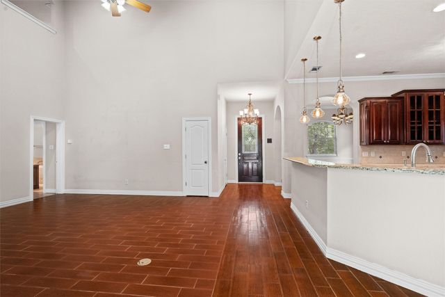 8000 Walnut Drive, Alvarado, TX 76009