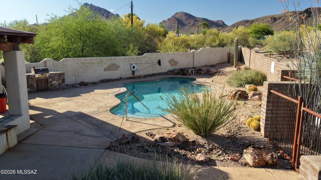 5227 W Golden Vista Way, Tucson, AZ 85713