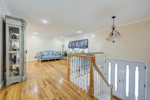 55 Duncan Drive W, Westbury, NY 11590