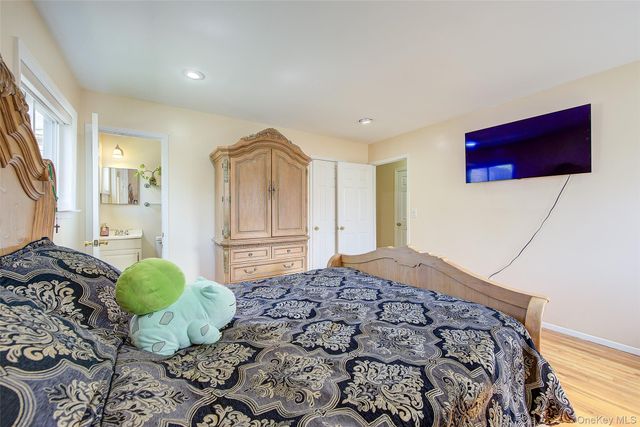 55 Duncan Drive W, Westbury, NY 11590