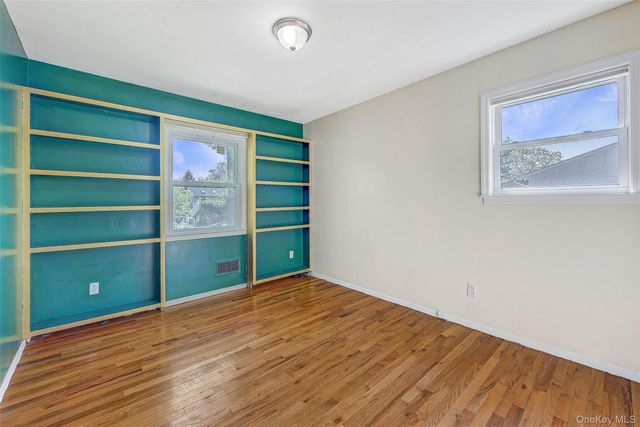 55 Duncan Drive W, Westbury, NY 11590