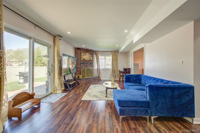 55 Duncan Drive W, Westbury, NY 11590