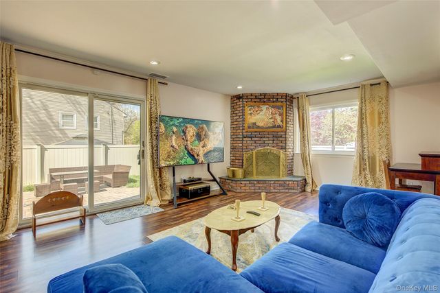 55 Duncan Drive W, Westbury, NY 11590